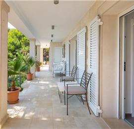 Luxury 6 Bedroom Seafront Villa with pool and Separate Apartment along Secluded Beach near Hvar Town, Sleeps 10-12